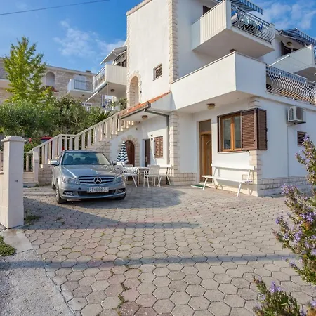 Slatine 13298e Apartman