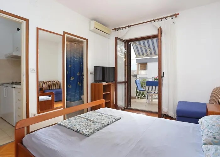 Апартаменти Slatine 13298e *