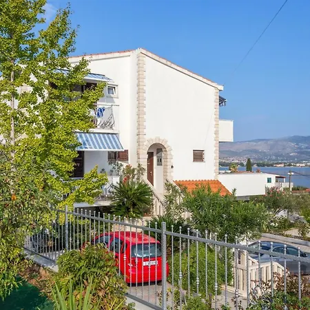 Slatine 13298e * Trogir